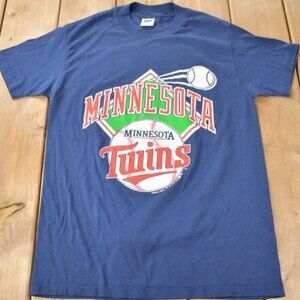 Vintage 1988 Minnesota Twins MLB Baseball Graphic Shirt